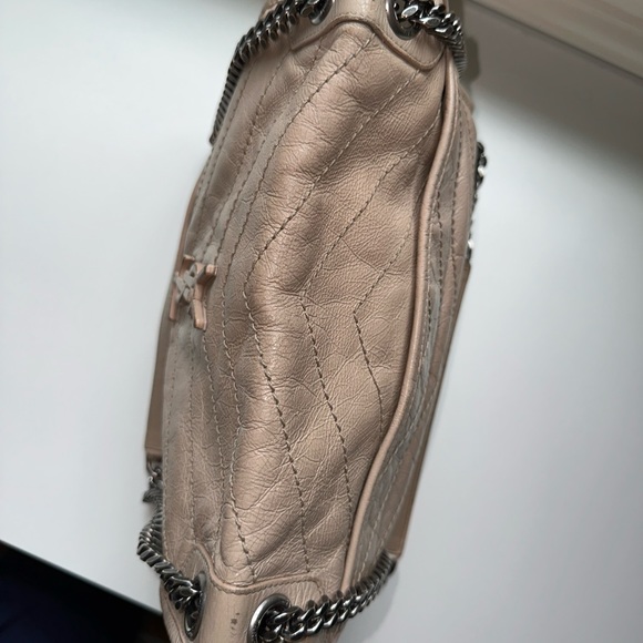 Yves Saint Laurent Medium Niki - Picture 8 of 16